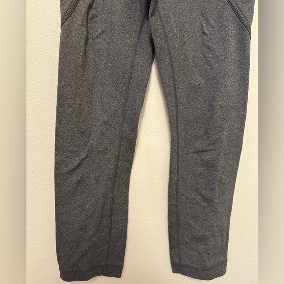 Lululemon Rehearsal Crop Leggings in Heathered Gray Size 2. - Picture 6 of 11